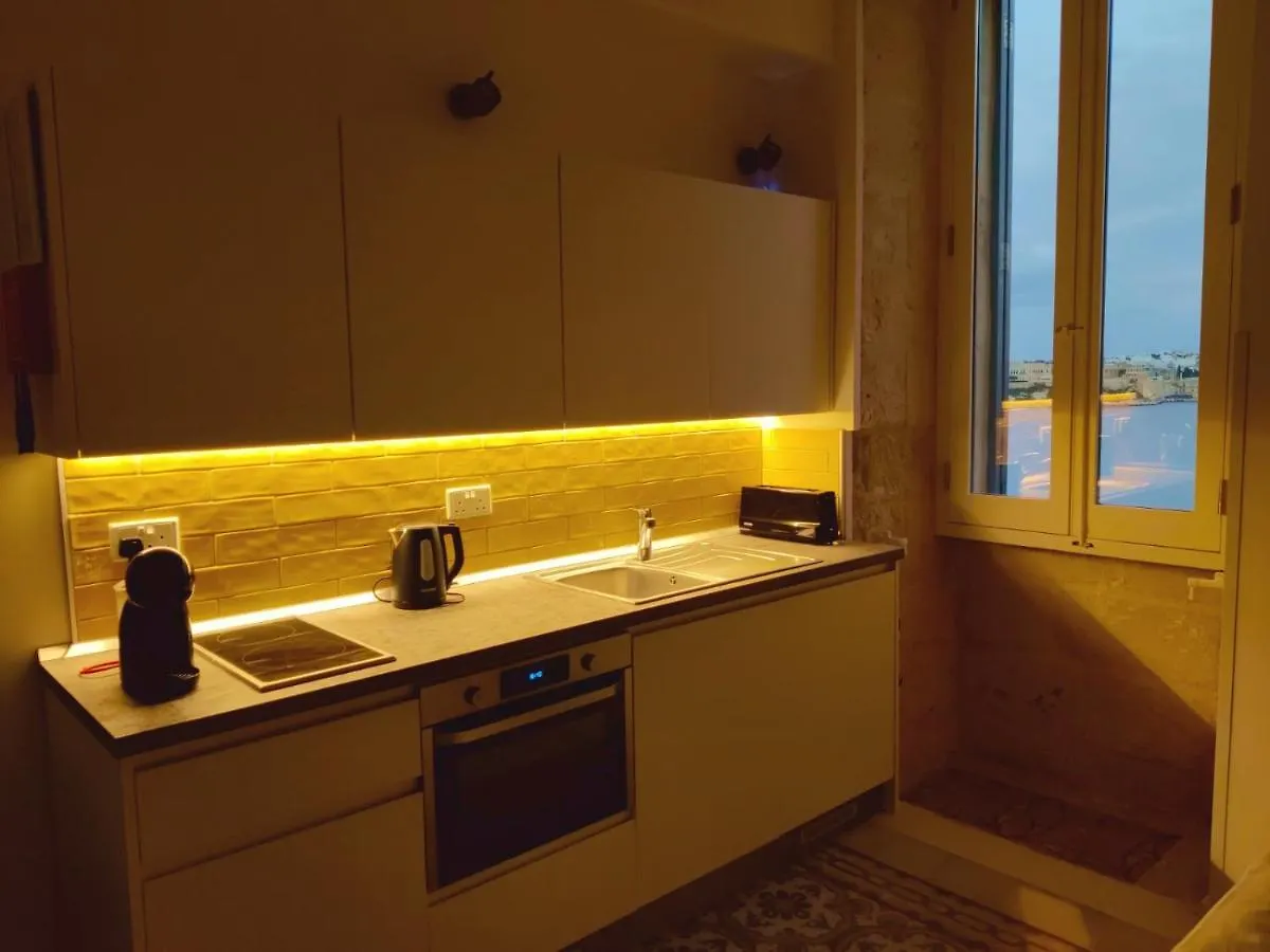 Oasis 22 Savynomad Harbour Residences Wow Views Valletta
